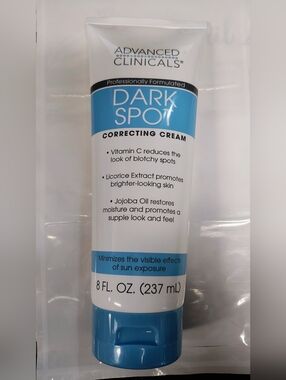 Advanced Clinicals Dark Spot Correcting Cream - White & Blue